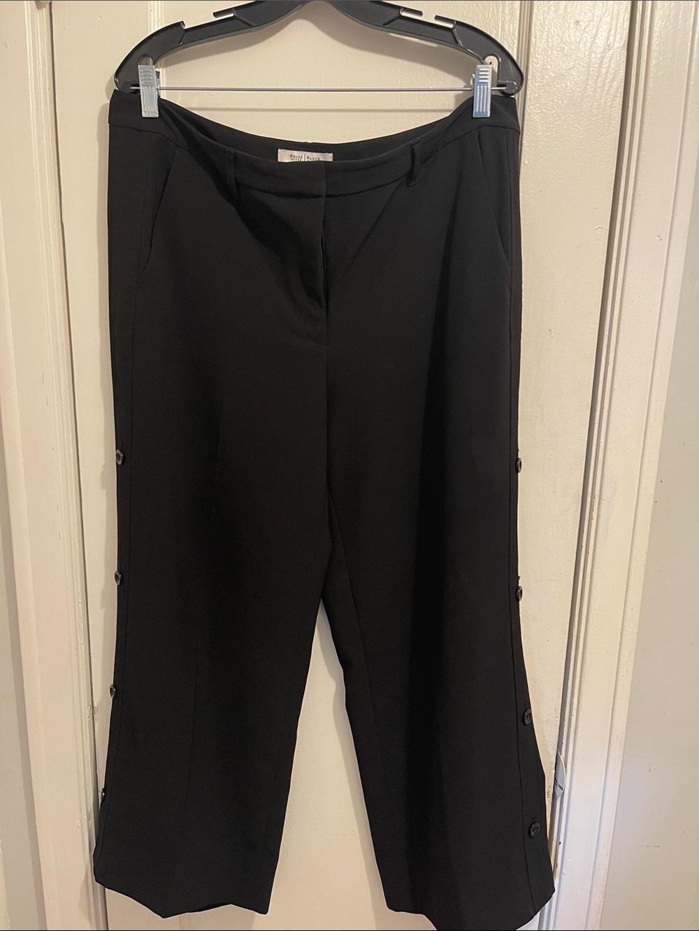 Black Button-Side Wide Leg Pants WHBM-Short (item 72)
